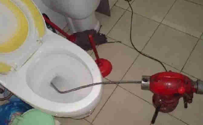 镇远马桶通下水